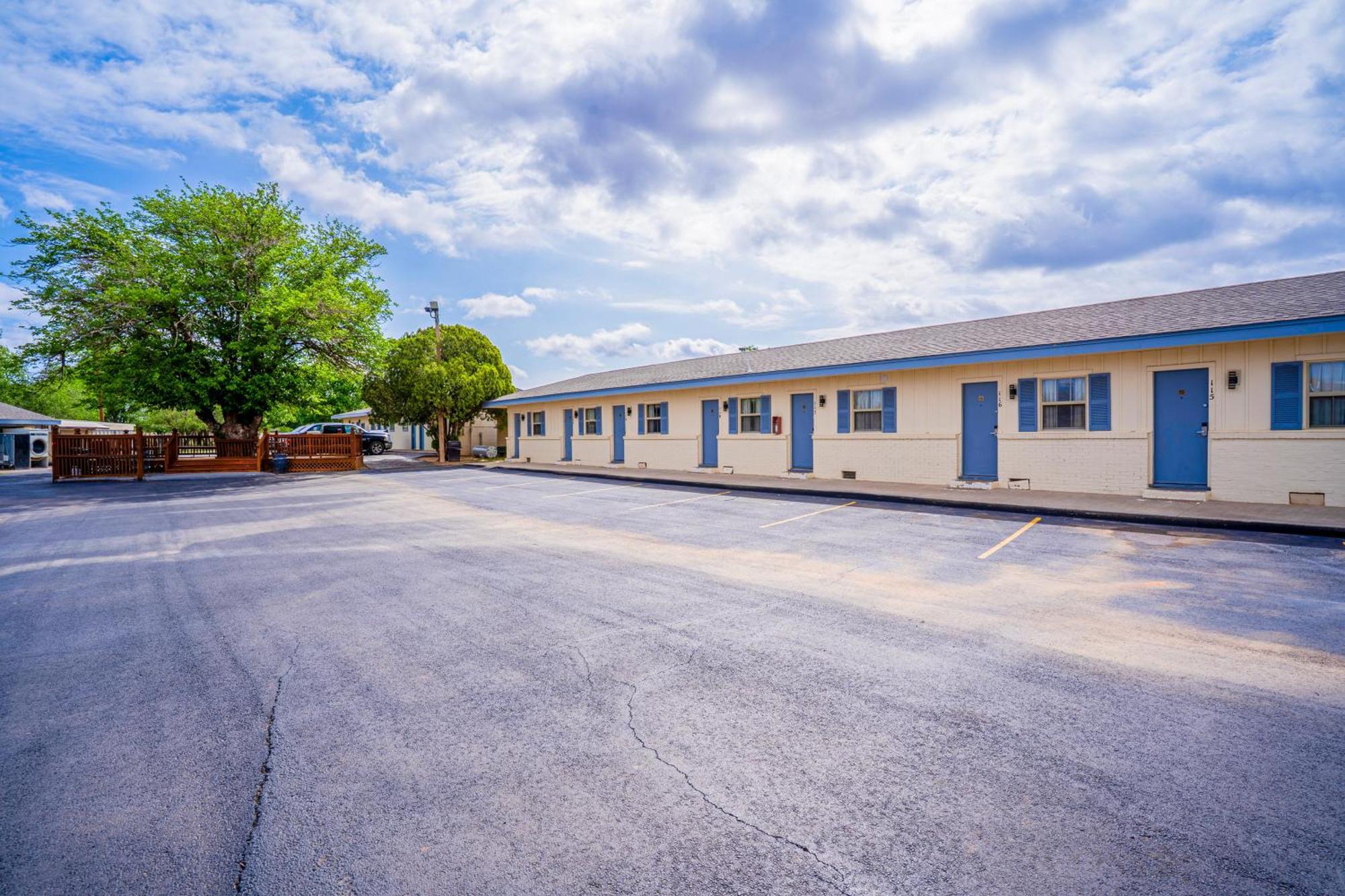 Purple Sage By Oyo Snyder Tx Motel Екстериор снимка